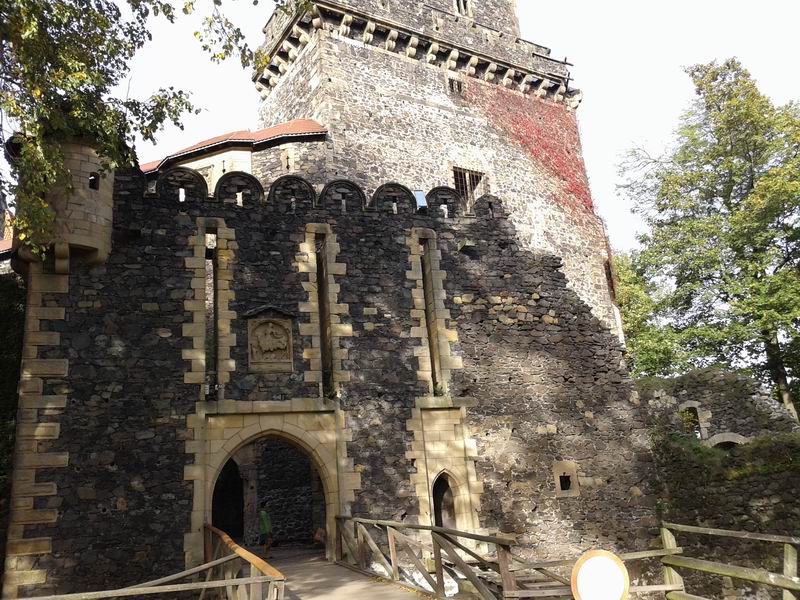 Zamek Grodziec Wieża bramna