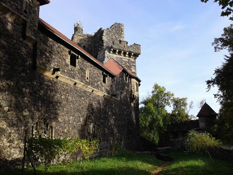 Zamek Grodziec Południowa strona zamku