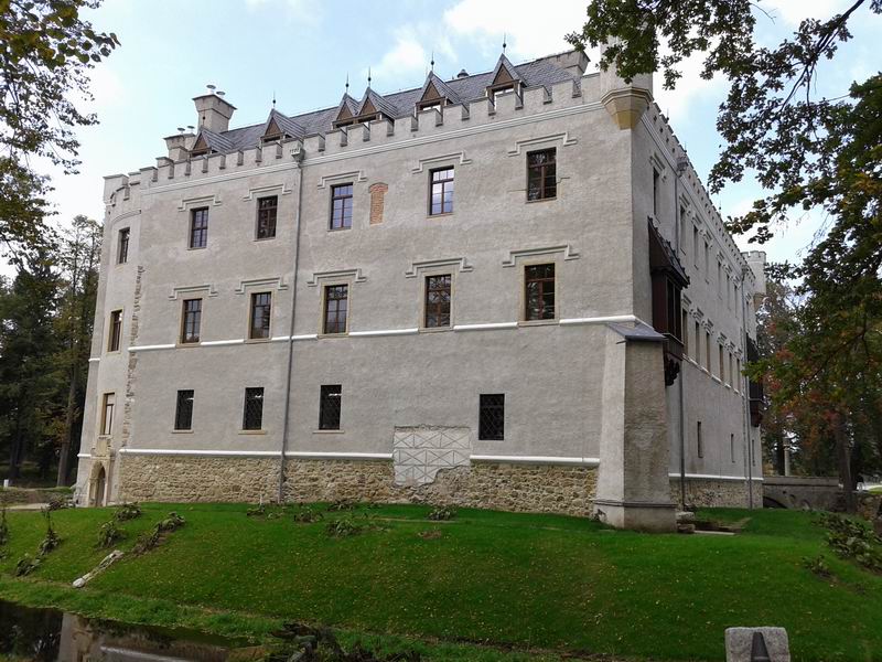 Zamek Karpniki Strona południowa