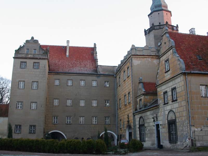 Zamek Oleśnica Widok z przodu