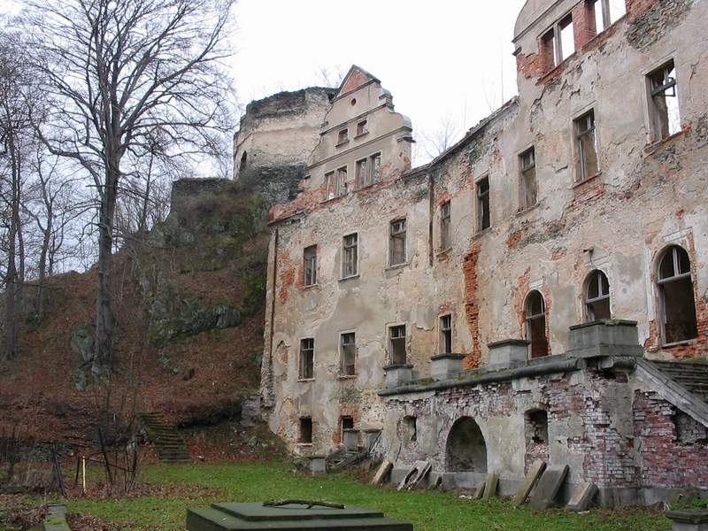 Zamek Płonina Zamek niski