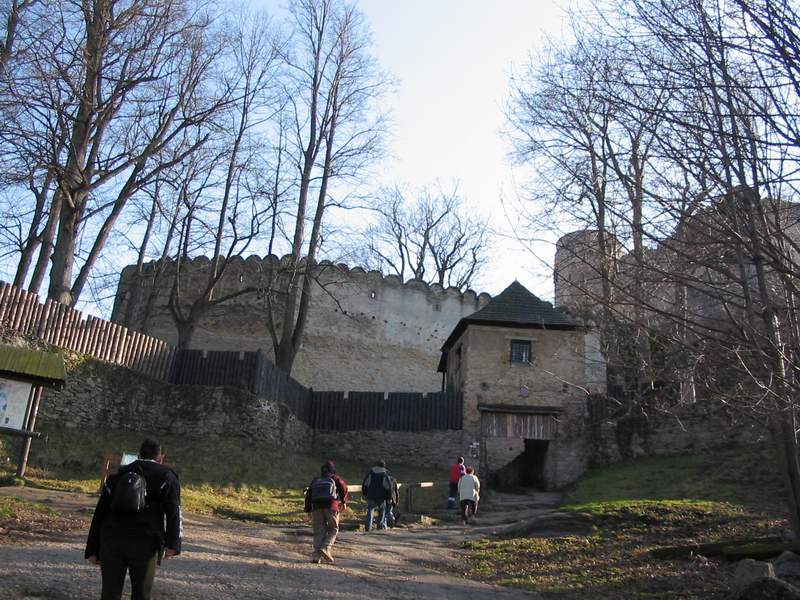 Zamek Sobieszów (Chojnik) Widok od frontu