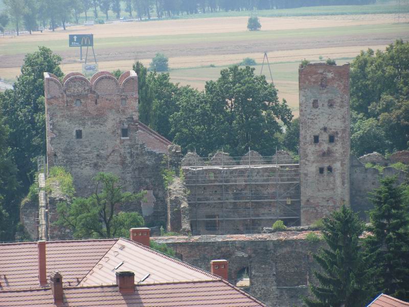 Zamek Ząbkowice Śląskie Zamek widoczny z Krzywej Wieży