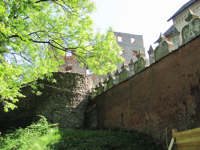 Zamek Zagórze Śląskie W całej okazałości