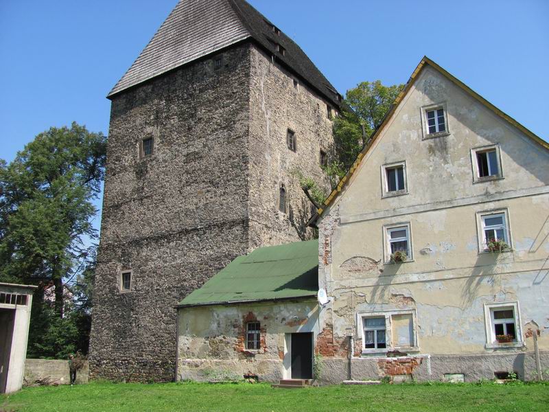 Zamek Siedlęcin Mieszkalna wieża rycerska