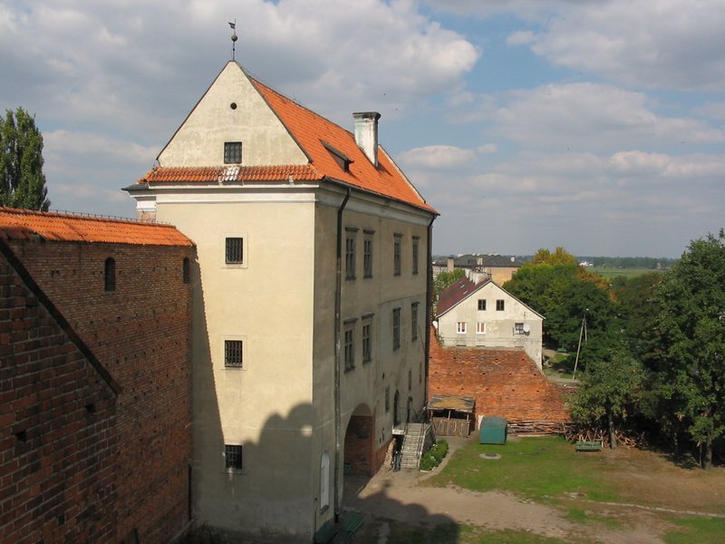 Zamek Łęczyca Widok na dziedziniec