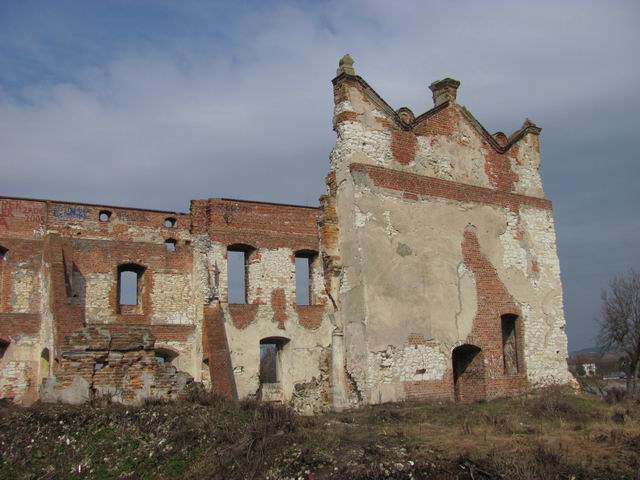 Zamek Krupe Pozostałości murów