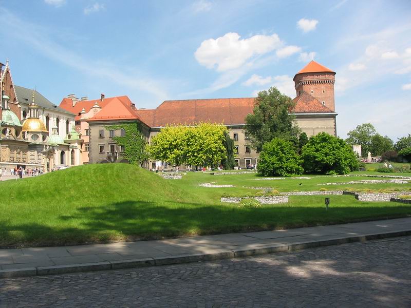 Zamek Kraków Fundamenty kościołów św. Jerzego i św. Michała