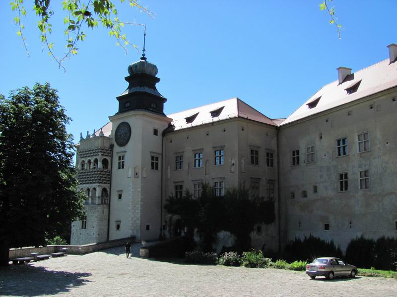 Zamek Pieskowa Skała Dziedziniec