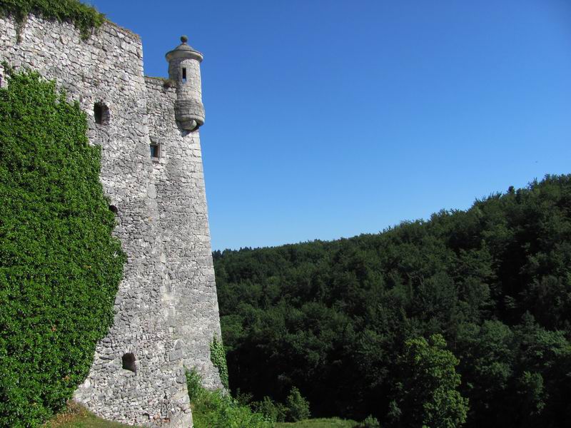 Zamek Pieskowa Skała Mury obronne