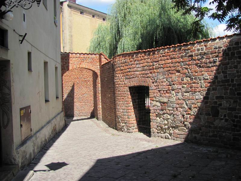 Zamek Tarnów Fragment murów miejskich