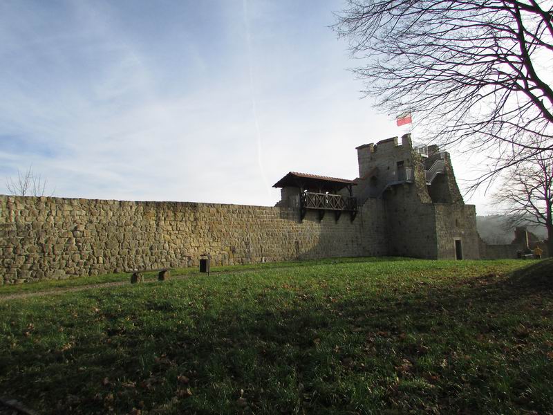 Zamek Dobczyce Mury miejskie w Dobczycach