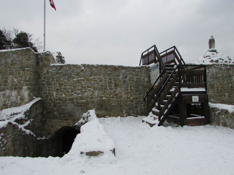 Zamek Muszyna Wewnątrz murów