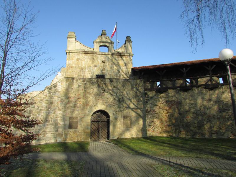 Zamek Nowy Sącz Pozostałości zamku w Nowym Sączu.