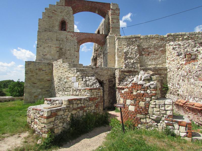 Zamek Rudno Fragmenty murów