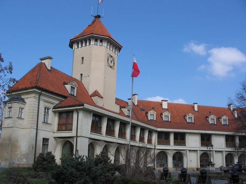 Zamek Pułtusk Dziedziniec z wieżą