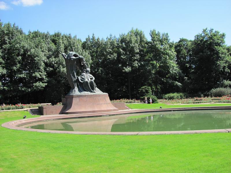 Zamek Warszawa Pomnik Chopina w Łazienkach