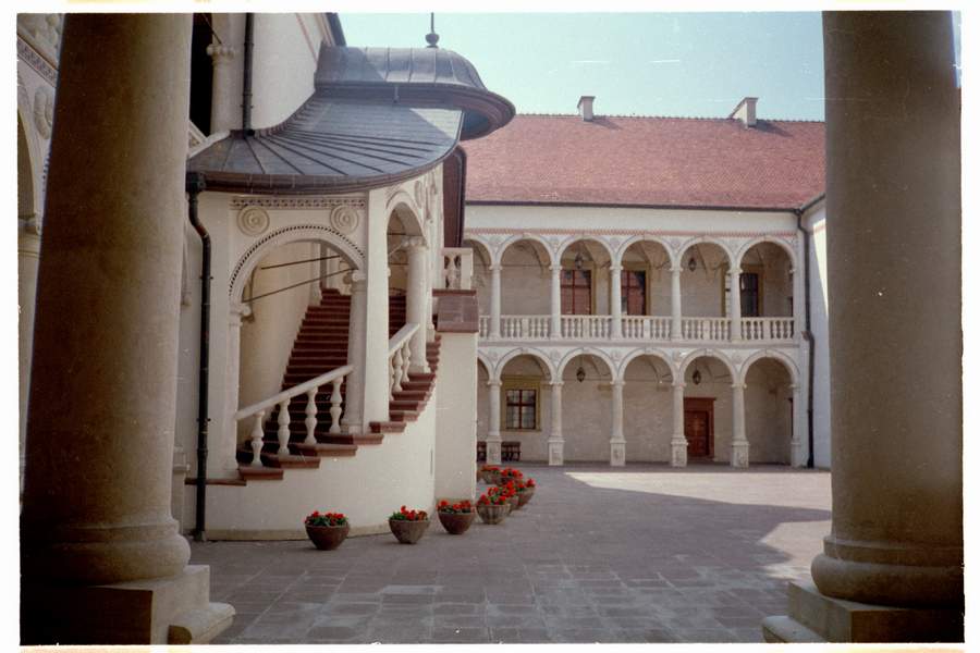 Zamek Baranów Sandomierski Dziedziniec