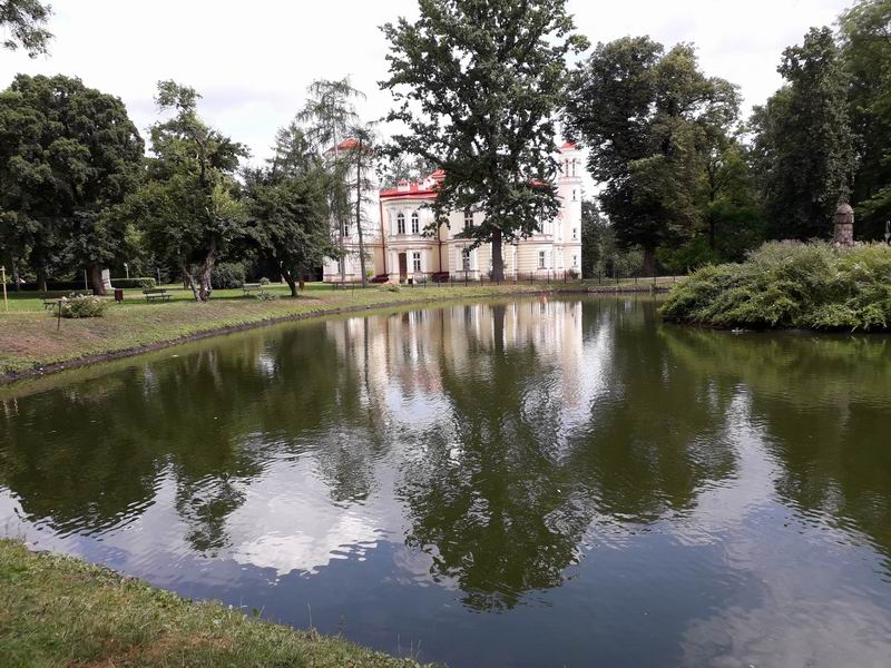 Zamek Przemyśl Park Lubomirskich w Przemyślu - strona zachodnia