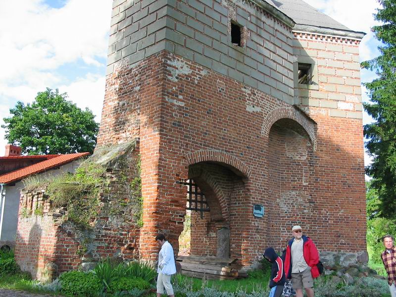 Zamek Stara Kiszewa Wieża bramna