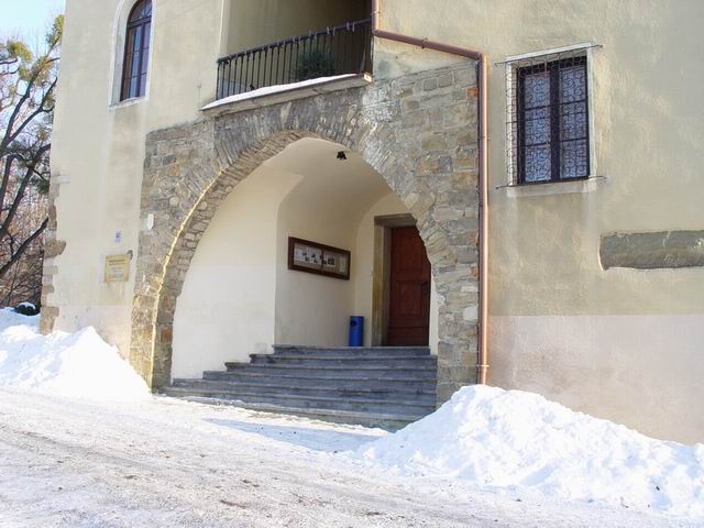 Zamek Grodziec Zamek Grodziec - wejście.