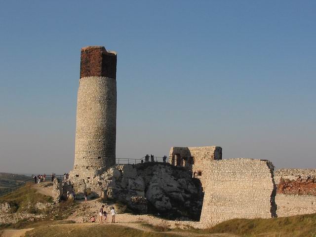 Zamek Olsztyn Widok od tyłu
