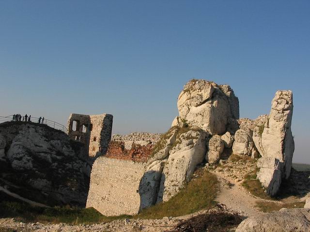 Zamek Olsztyn Budynki