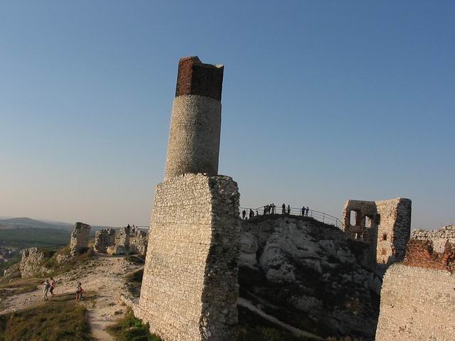 Zamek Olsztyn Widok z boku