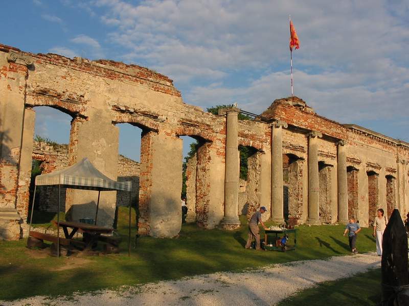 Zamek Sobków Widok od frontu