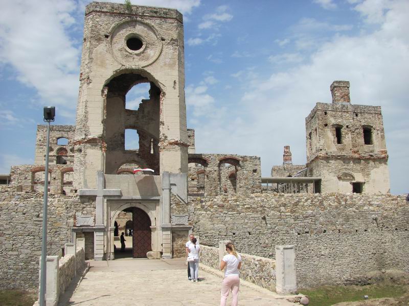 Zamek Ujazd Wieża bramna