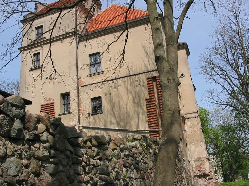 Zamek Płoty zamek von der Ostenów Widok z boku